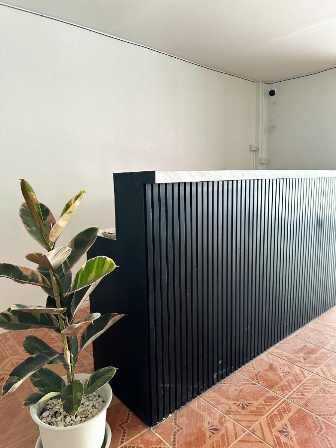 Montana Hotel & Hostel Phuket Karon Exterior photo