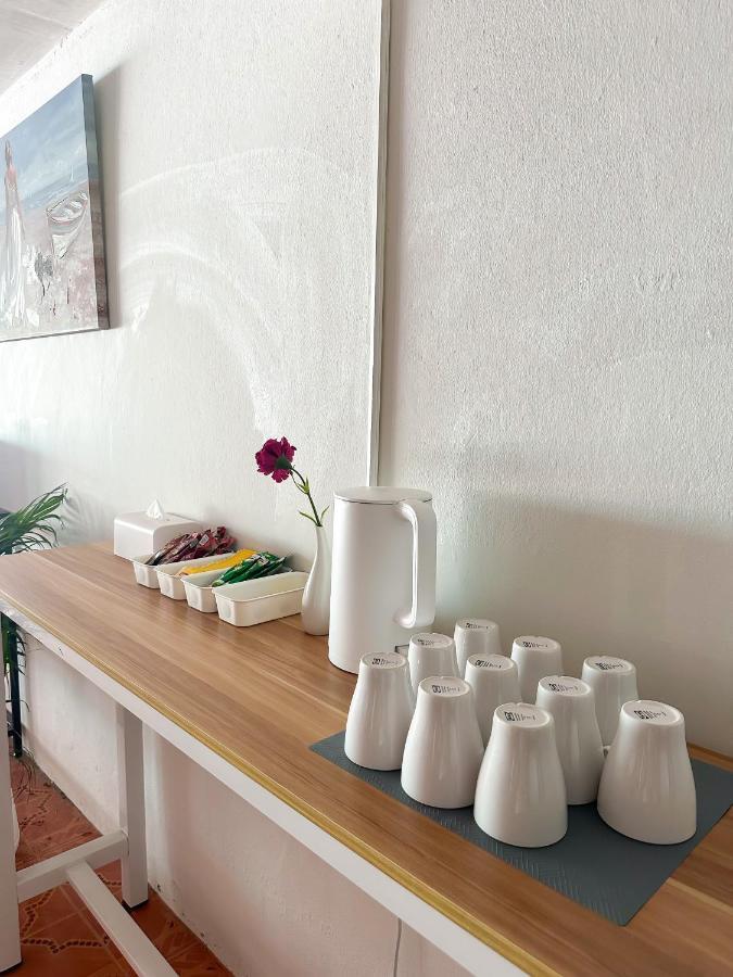 Montana Hotel & Hostel Phuket Karon Exterior photo